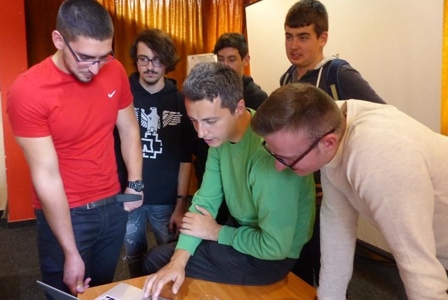 „Запознайте се и програмирайте“ стартира в 3 български града
