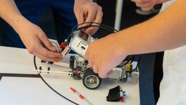 Програма „Роботика за България" търси мотивирани учители